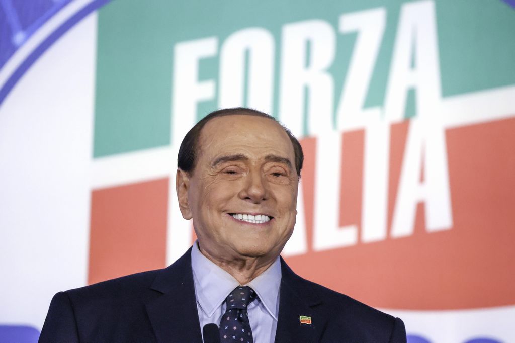 Berlusconi: nessuno come me, gli altri sono professionisti politica