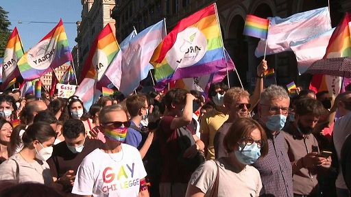 Pride in 9 città, giornata di mobilitazione per l’orgoglio arcobaleno
