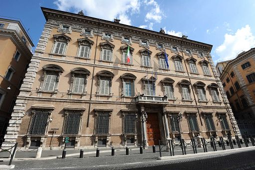 Manovra, Pensioni Medici E Maestri: No Tagli A Quelle Di Vecchiaia