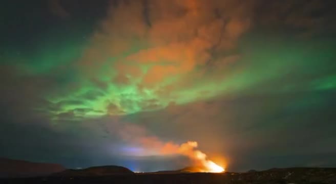 Le Spettacolari Immagini Dellaurora Boreale Durante Leruzione In Islanda