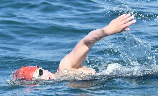 Nuoto, Capri-Napoli: una donna più veloce degli uomini nella open