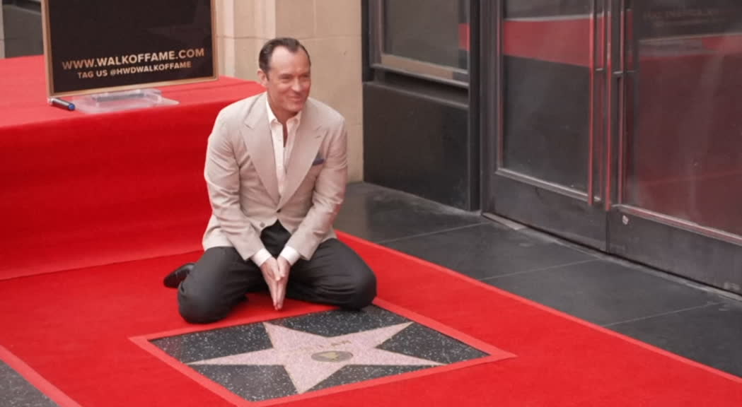 Jude Law ottiene la stella sulla Hollywood Walk of Fame