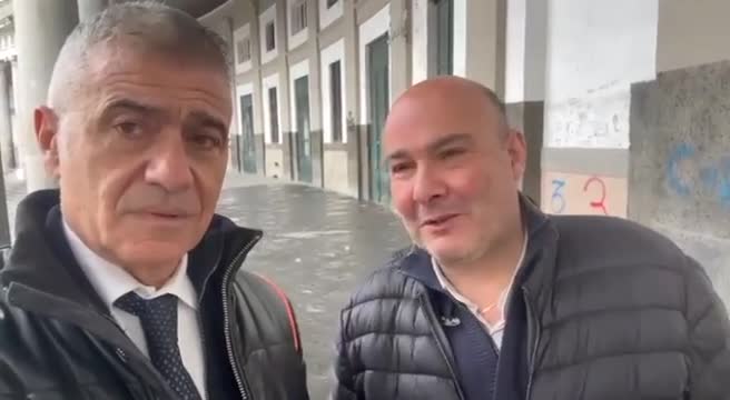 Pecoraro Scanio: Colonnato piazza Plebiscito ripulito. Ma durerà?