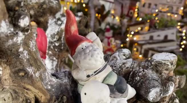 Dai cowboy a Biancaneve, presepe artistico che si rinnova ogni Natale