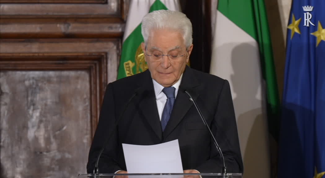 Mattarella: bisogna amare la democrazia, evitare radicalizzazioni