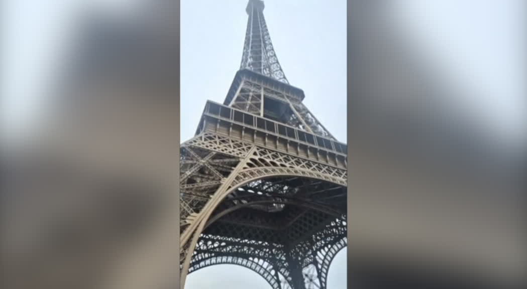 Evacuata la Tour Eiffel per un incendio ad un ascensore