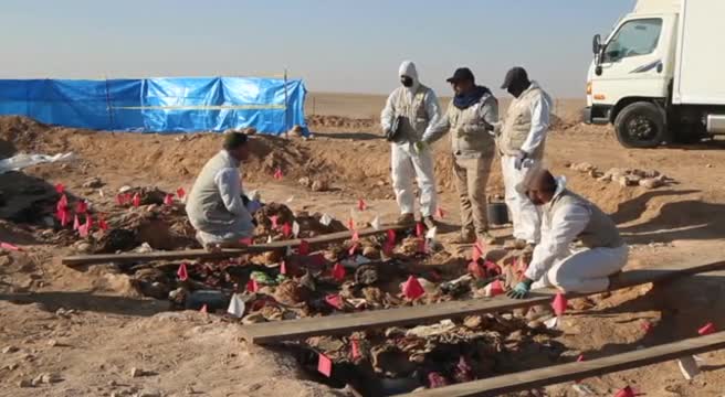 Iraq, i corpi di circa 100 donne e bambini curdi in una fossa comune