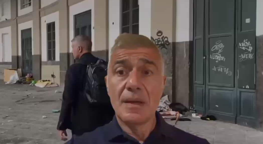 Pecoraro Scanio: Basta degrado a Piazza Plebiscito