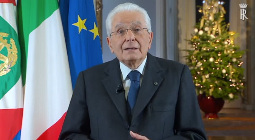 Mattarella: sconfortante sproporzione tra spesa per armi e per clima