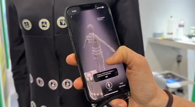 Misure sartoriali in 3 minuti con la tuta smart indossabile