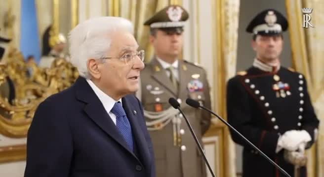 Mattarella: "Diplomatici sempre impegnati nella ricerca della pace"