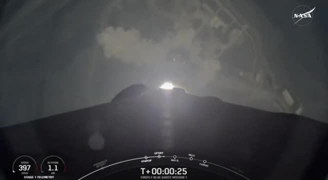 Decollato con successo il razzo SpaceX con a bordo due lander lunari