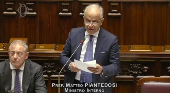 Piantedosi: "Le zone rosse strumento in più per le forze dell’ordine"