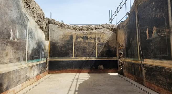 Pompei, emerge un grande complesso termale in una domus privata