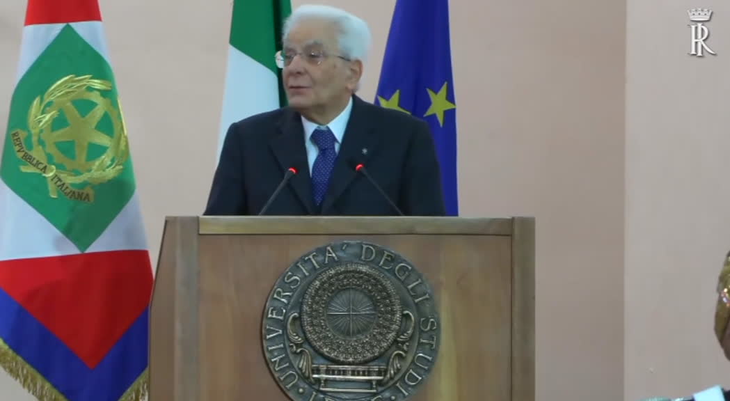 Mattarella: davanti a mutamenti radicali rimettere persona al centro