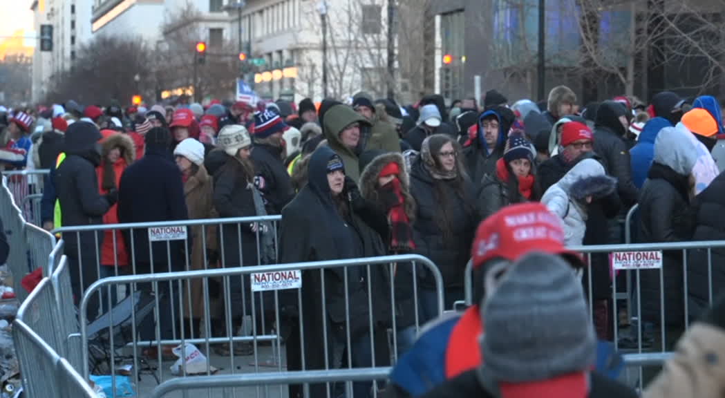 Washington, supporter di Trump in coda per l’insediamento