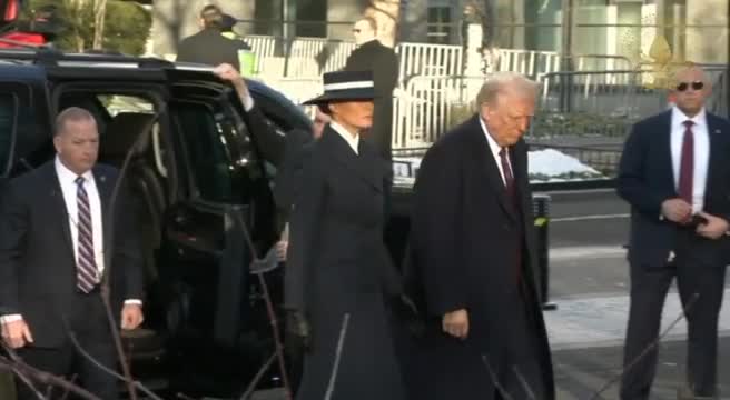 Trump e Melania alla chiesa di St.John prima del giuramento