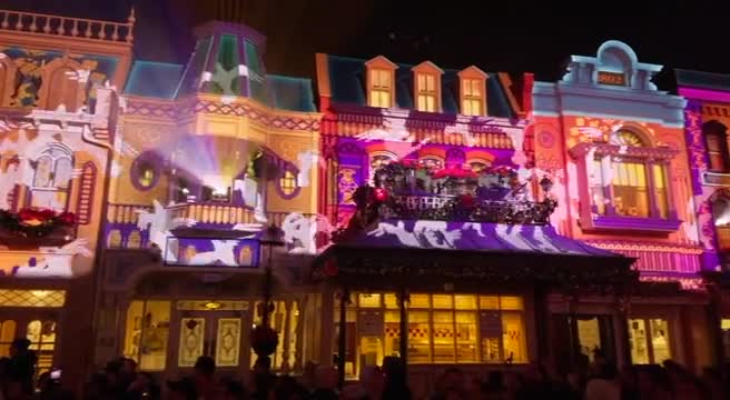 Disneyland Paris lancia il nuovo show serale Disney Tales of Magic