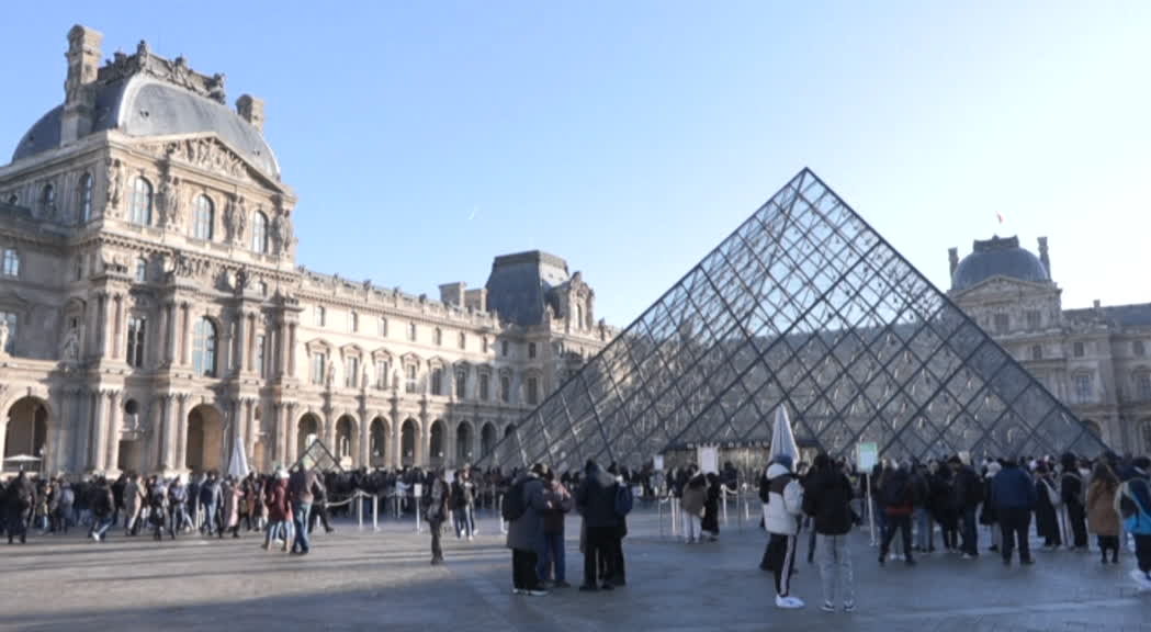 Il Louvre sovraffollato e stressato è nei guai, lo dice la direttrice