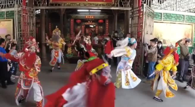 Cina, spettacoli di danza Yingge in vista del Capodanno lunare