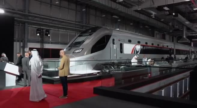 Un treno ad alta velocità collegherà Abu Dhabi a Dubai in 30 minuti