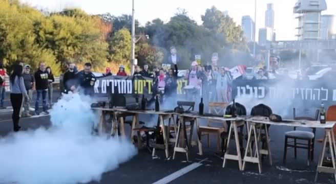 Proteste a Tel Aviv: "vogliamo tutti gli ostaggi liberi"