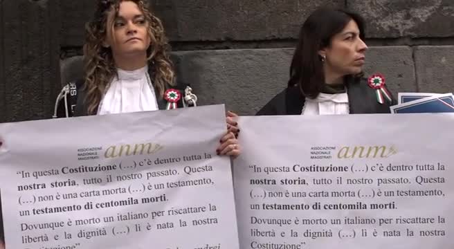 A Napoli Nordio apre l’anno giudiziario tra protesta toghe e applausi